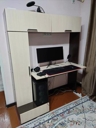 Компьютерный стол (стол-шкаф)