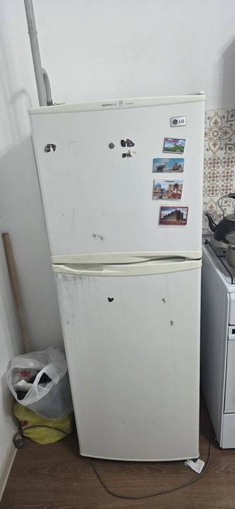 Продам холодильник