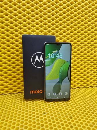 Смартфон Motorola E13 2/64GB