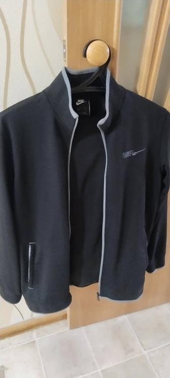 Продам двойку спротивку и кроссовки