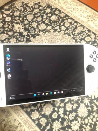 Продается игровая консоль lenovo legion go s