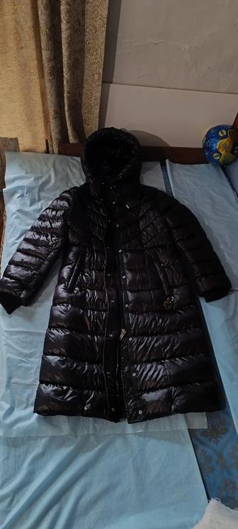 Продаю .Женский пуховик Christian Dior из Италии.Новый.размер XL.Удлиненный