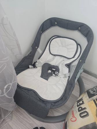 Шезлонг качалка музыкальная