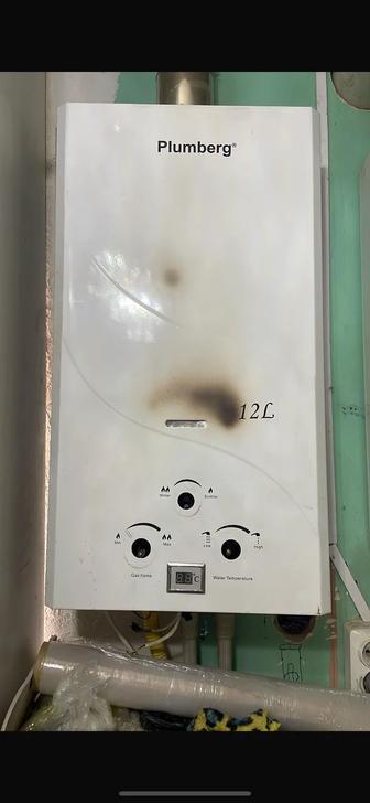 Газовый котел. Котел. Котел. Водонагреватель. Аристон 12литр.