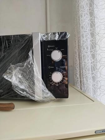 Продаются микроволновку новая