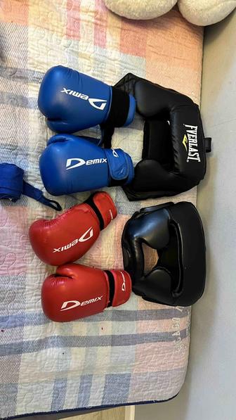 детский Боксерский шлем , перчатки в подарок