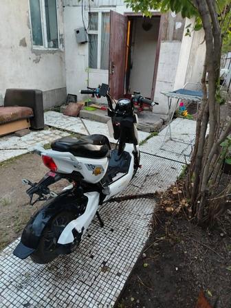 Продам электрический скутер