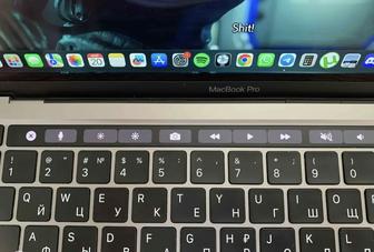 MacBook Pro Retina 13 2020 год Touch Bar отличное состояние