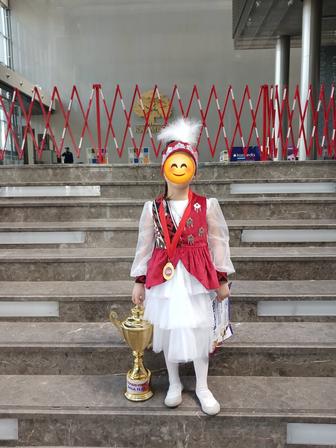 Национальное казахское платье и камзол