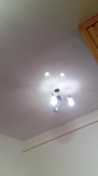 Продам люстру