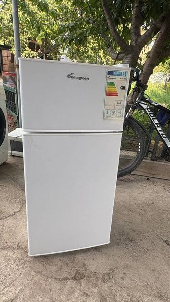Продам мини холодильник