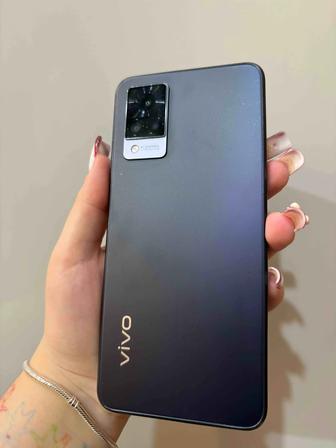 срочно продам Vivo V21