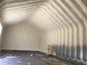 Утепление кровли, крыш, пеной (ППУ) пенополиуретан на проф. оборудовании.