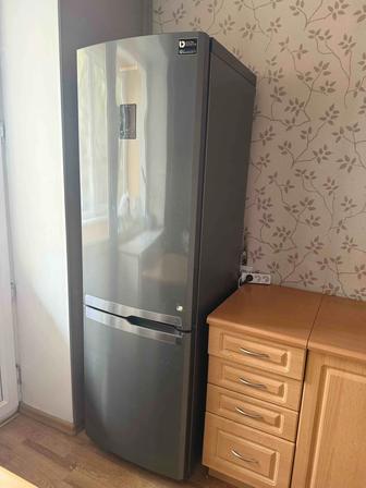 Продам холодильник Samsung.