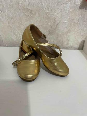 Танцевальные туфли