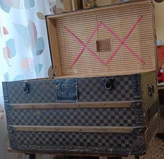 Продам редкий антикварный дорожный сундук конца 19 века.