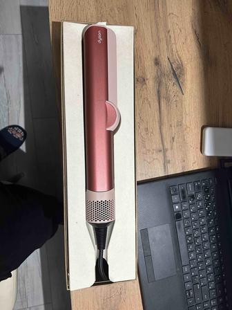 Dyson выпрямитель новый