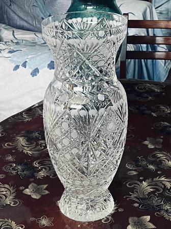 Продам хрустальные вазы