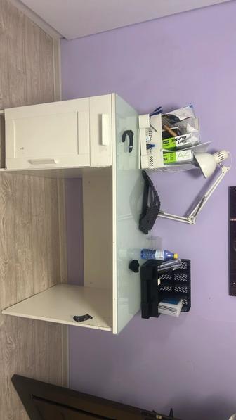 Продам письменный стол ikea