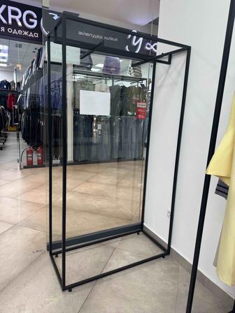 Продам торговое оборудование, стойки, зеркала, ресепшн