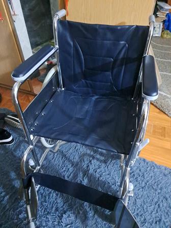 Продам инвалидную коляску