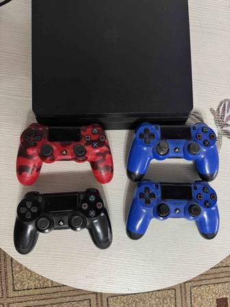 Продам sony playstation 4 много игр на приставке включая топовые