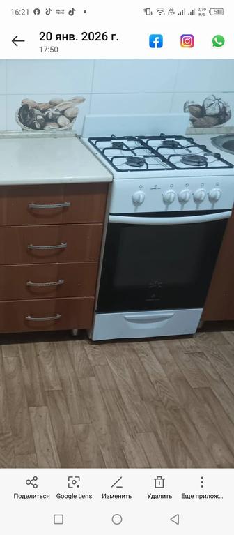 Продам газ плиту В хорошем состояние все работает цена 45000