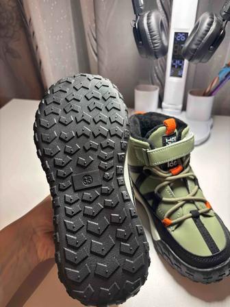 Продам детские демисезонные ботинки