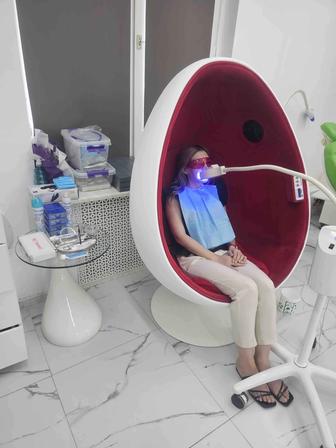 Аппарат и кресло для косметического отбеливания зубов