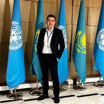 Устный переводчик (английский, казахский, русский языки)