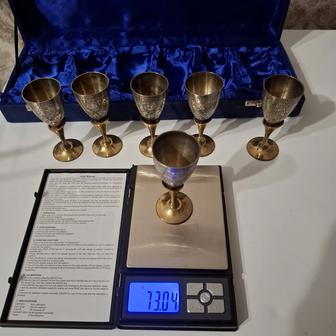 Мельхиоровые рюмки на ножке.