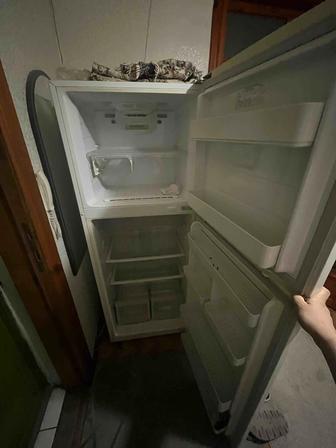 Продаю холодильник