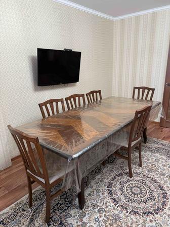 Стол со стульями