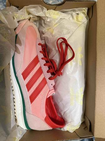 Продам кроссовки Adidas