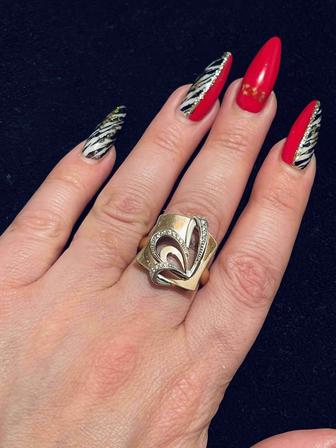 Продам золотой кольцо