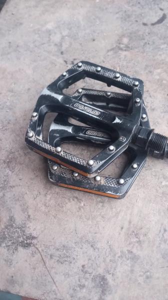 Продам педали на велосипед в отличном состоянии