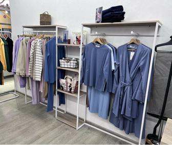 Настенные стойки с полкой лдсп