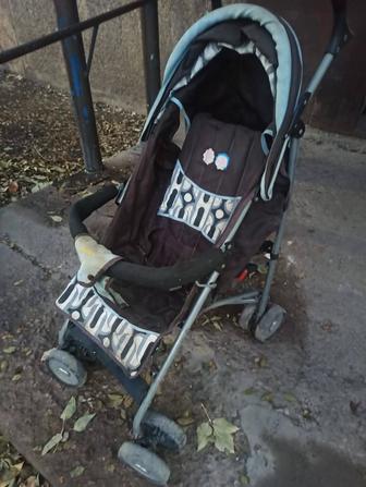 Детская прогулочная коляска