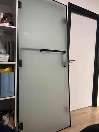 Душевая кабинка (дверь)