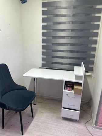 Продам маникюрный стол