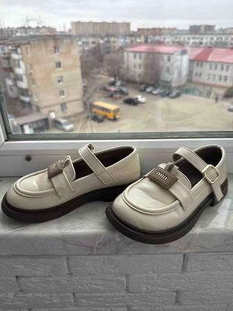 Продам детскую обувь (туфли), в отличном состоянии , р31