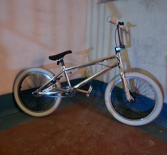 Трюковой велосипед BMX