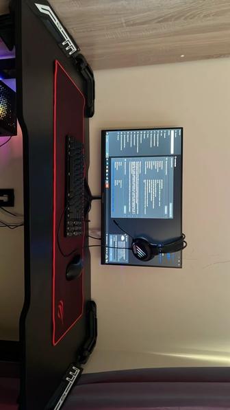 Продам компьютер в сборе. Приобрели год назад.