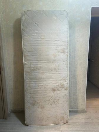 Матрас б/у отдам бесплатно