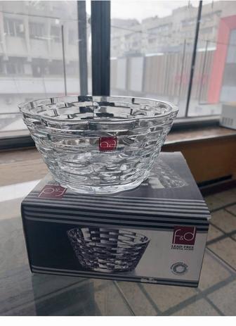 Современные хрустальные салатники..эффект 3Д..Турция..диаметр 21см.