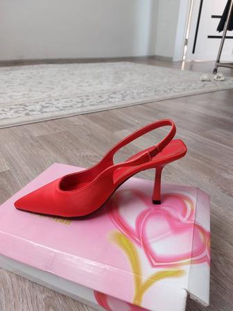 Продам туфли босоножки