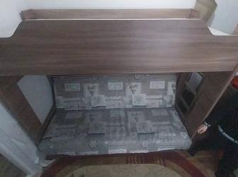 Продам двухъярусную кровать б/у