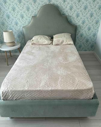 Красивая качественная кровать