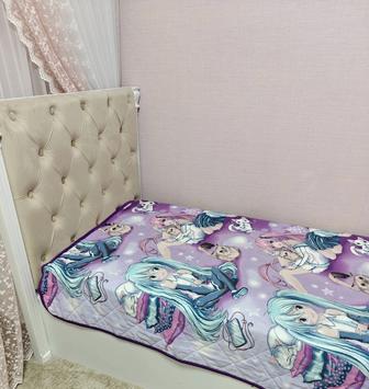 Односпальная кровать с матрасом