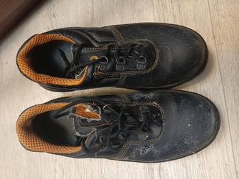 Продам ботинки